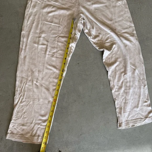 Korean Air / Gianfranco Ferré First Class PJ Set / Beige - Picture 11 of 15